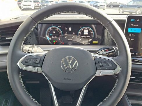 New 2026 Volkswagen Tiguan SE image 10