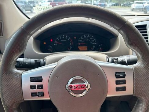 Used 2015 Nissan Frontier SV w/ SV Value Truck Package RWD image 23
