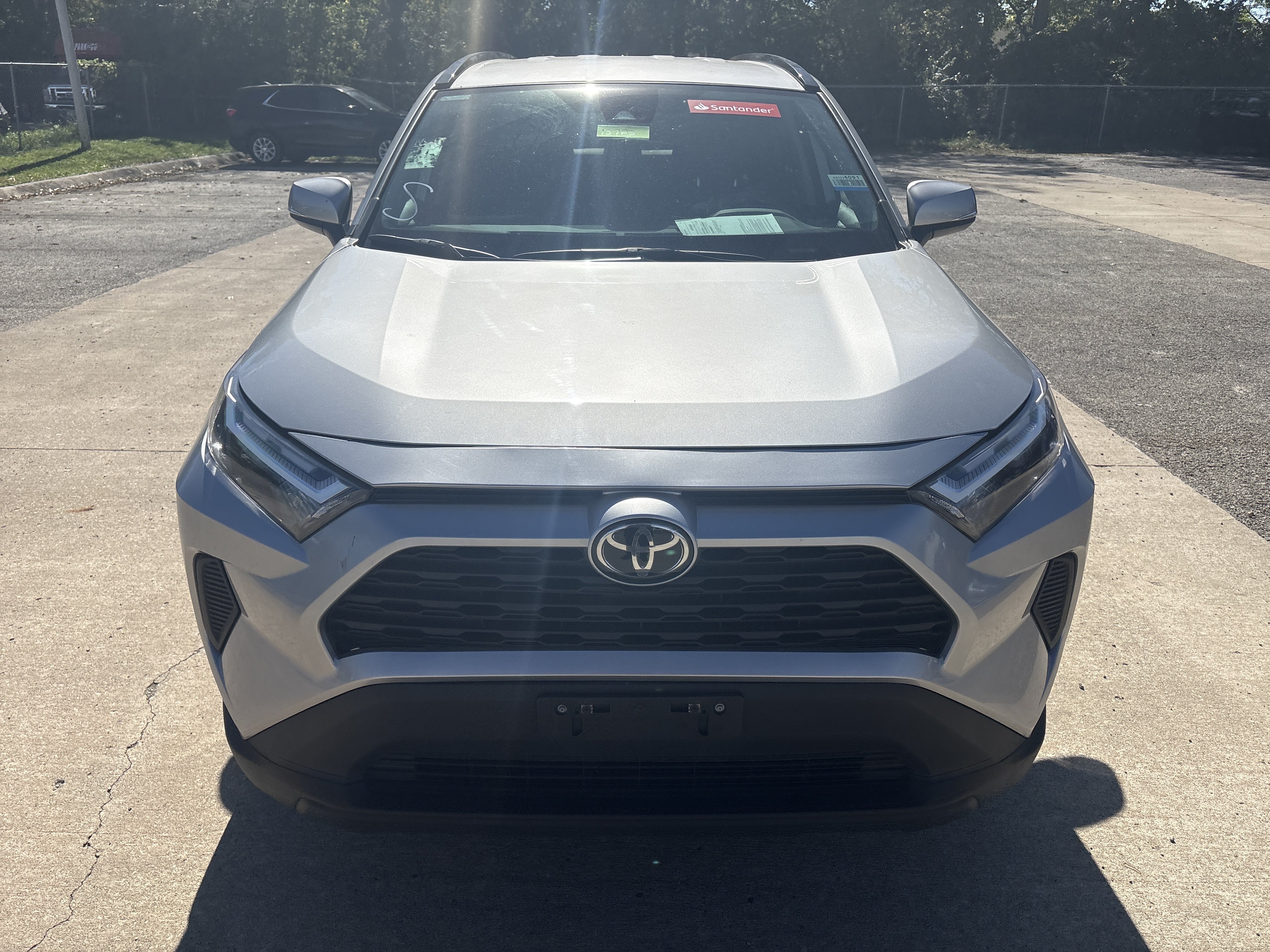 Used 2025 Toyota RAV4 XLE AWD/4WD image 2