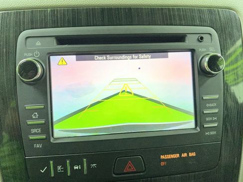 Used 2017 Chevrolet Traverse LT w/ Style and Technology Package FWD image 22