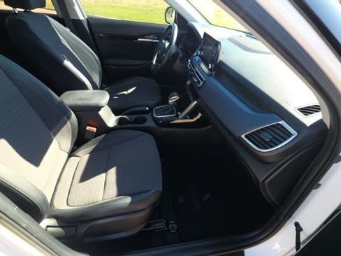 Used 2023 Kia Seltos S image 29