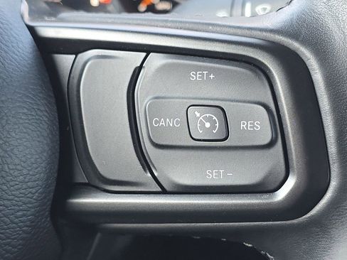 Used 2021 Jeep Wrangler Sport S image 32