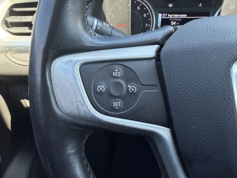 Used 2019 GMC Acadia SLT image 32