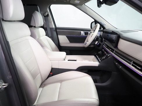 Used 2025 Hyundai Santa Fe Limited image 15