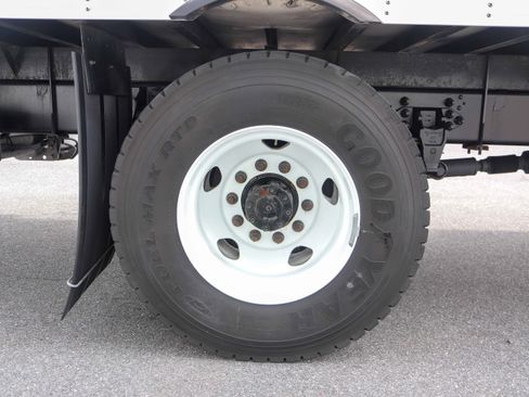 Used 2023 Ford F650 2WD Regular Cab Super Duty image 28