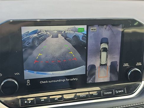 Used 2023 Nissan Rogue SL w/ SL Premium Package image 22