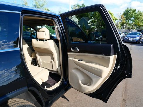 Used 2018 Jeep Grand Cherokee Limited AWD/4WD image 31