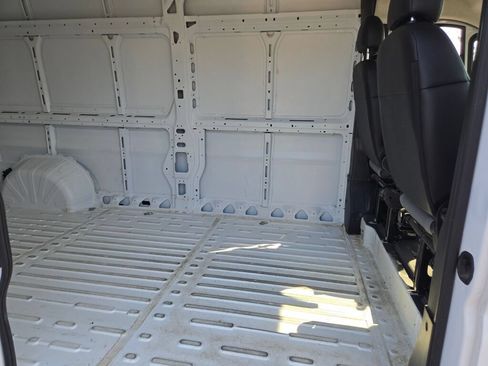 Used 2026 RAM ProMaster 2500 w/ Convenience Group FWD image 9