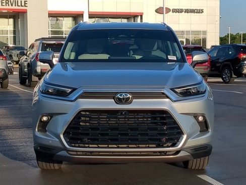 Used 2024 Toyota Grand Highlander Limited image 4