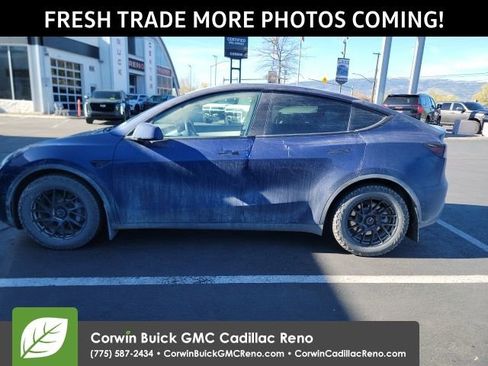 Used 2022 Tesla Model Y Long Range image 2