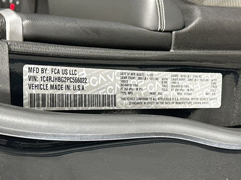 Used 2023 Jeep Grand Cherokee Limited image 12