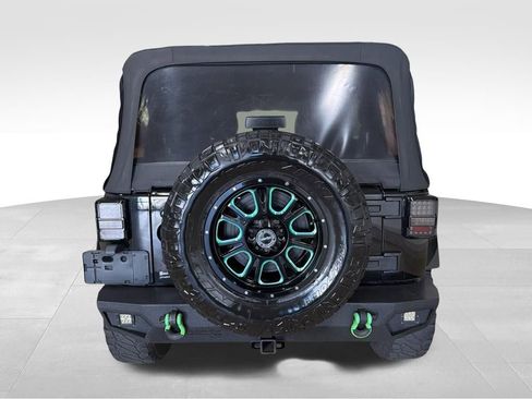 Used 2016 Jeep Wrangler Unlimited Sahara w/ Connectivity Group image 4