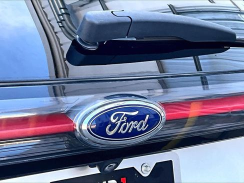 Used 2018 Ford Edge SEL w/ Equipment Group 201A image 30