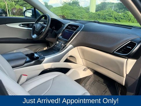 Used 2019 Lincoln Nautilus Premier AWD/4WD image 15