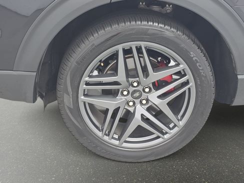 Used 2025 Ford Explorer ST AWD/4WD image 34