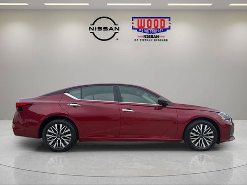 Certified 2025 Nissan Altima 2.5 SV FWD image 2