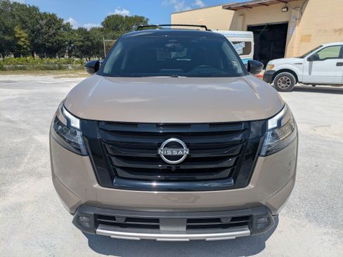 Used 2023 Nissan Pathfinder Platinum w/ Lighting Package (N93) AWD/4WD image 9