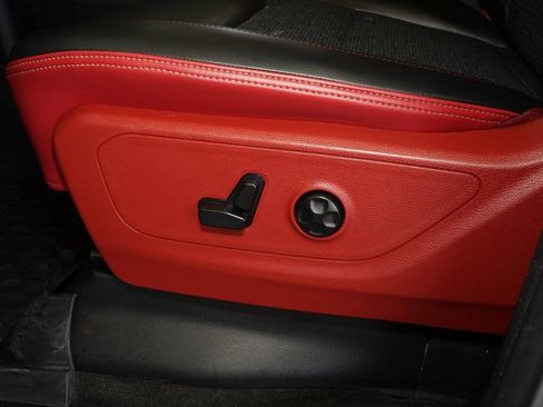 Used 2019 RAM 1500 Rebel image 13