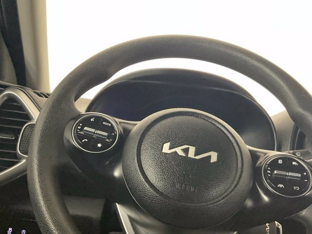 Used 2025 Kia Soul LX w/ LX Technology Package FWD image 23