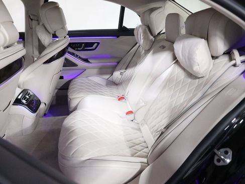 Used 2022 Mercedes-Benz S 580 4MATIC Sedan w/ Rear Seat Package image 47