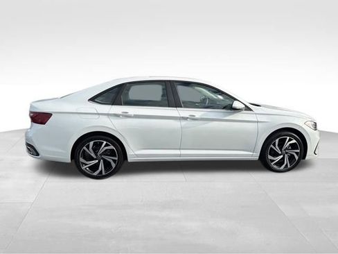 Certified 2025 Volkswagen Jetta SEL image 10