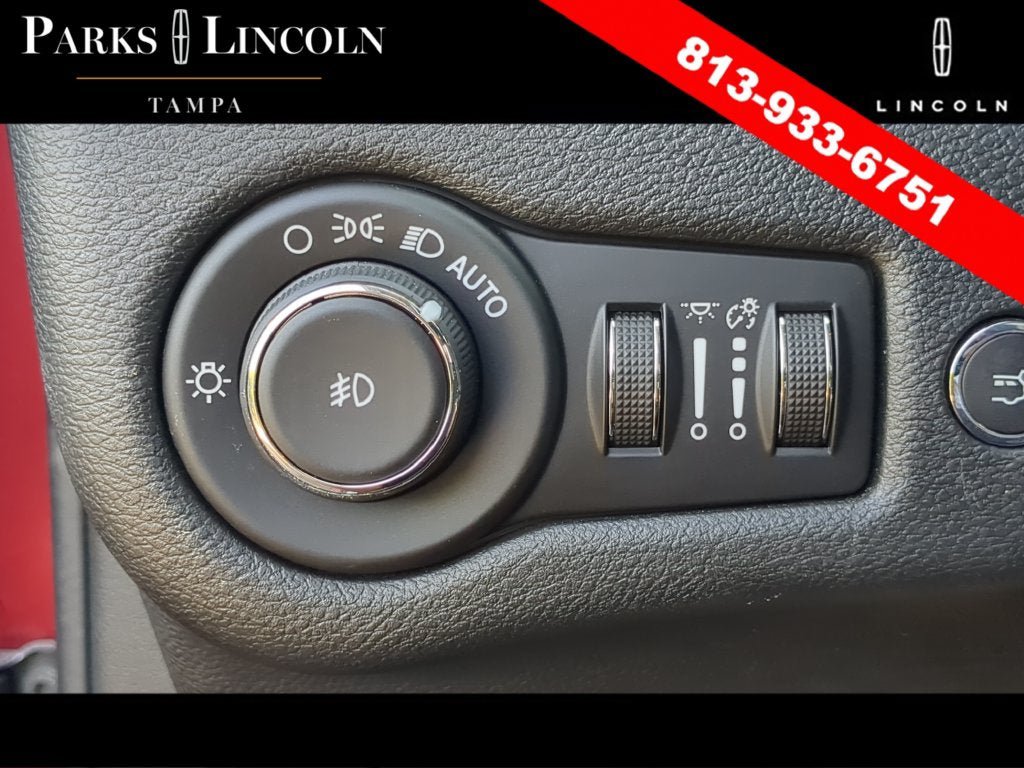 Used 2019 Jeep Cherokee Limited w/ Technology Group AWD/4WD image 28