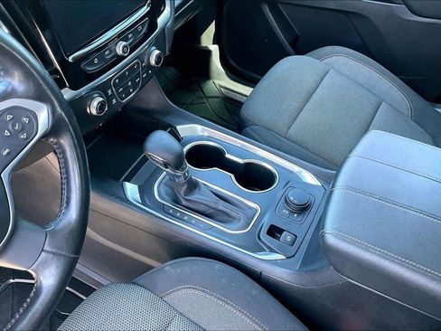 Used 2021 Chevrolet Traverse LT image 15