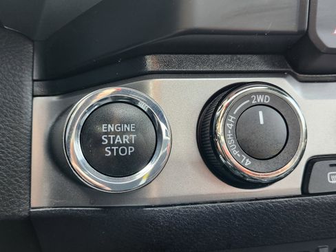 Used 2020 Toyota Tacoma Limited image 10