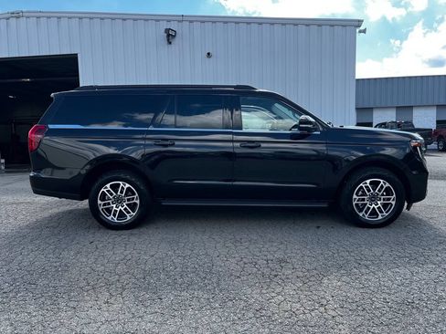 Used 2025 Ford Expedition Max Active AWD/4WD image 2