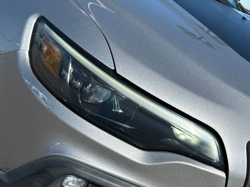 Used 2019 Jeep Cherokee Trailhawk w/ Comfort/Convenience Group image 30