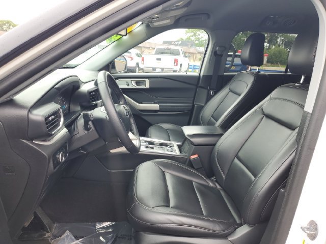 Used 2024 Ford Explorer XLT w/ Equipment Group 202A AWD/4WD image 14