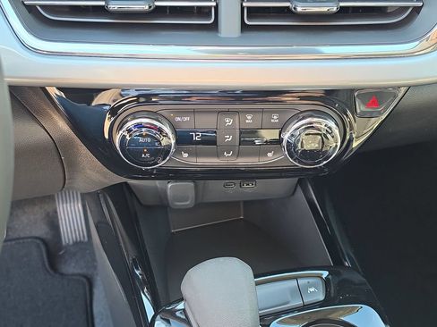 New 2026 Chevrolet Trax LT w/ Driver Confidence Package FWD image 16