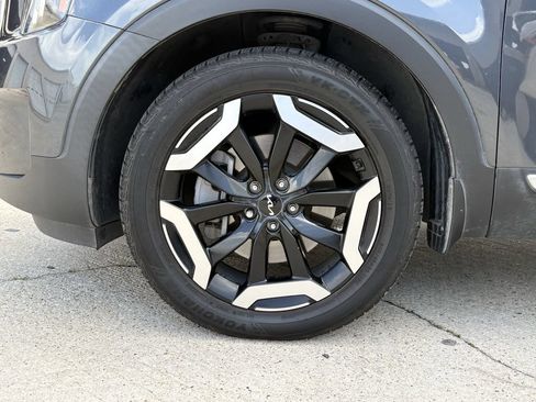 Used 2023 Kia Telluride EX w/ EX Captain's Chair Package FWD image 9