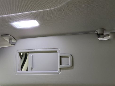 New 2025 Volkswagen Tiguan SE image 27