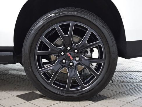 Used 2024 GMC Yukon XL Denali AWD/4WD image 29