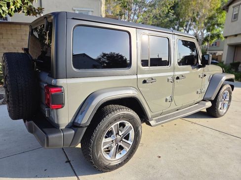 Used 2018 Jeep Wrangler Unlimited Sahara AWD/4WD image 6