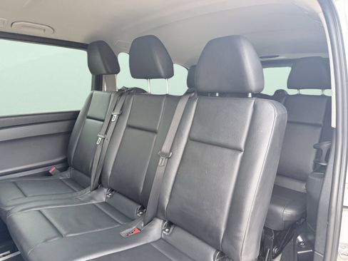 Used 2018 Mercedes-Benz Metris Passenger image 4