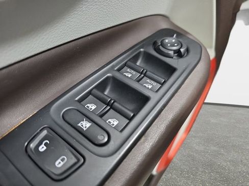 Used 2016 Jeep Renegade Limited image 26