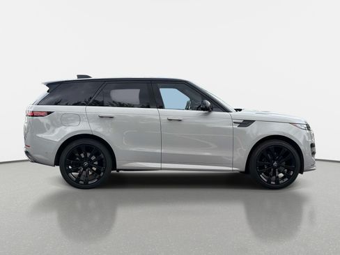 Used 2025 Land Rover Range Rover Sport Dynamic SE AWD/4WD image 2
