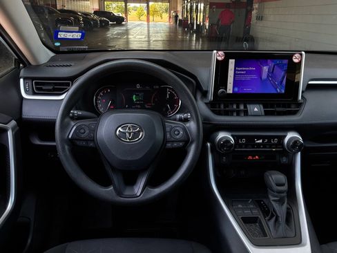 Used 2025 Toyota RAV4 XLE FWD image 14