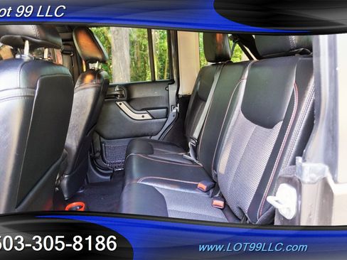 Used 2016 Jeep Wrangler Unlimited Sahara AWD/4WD image 14