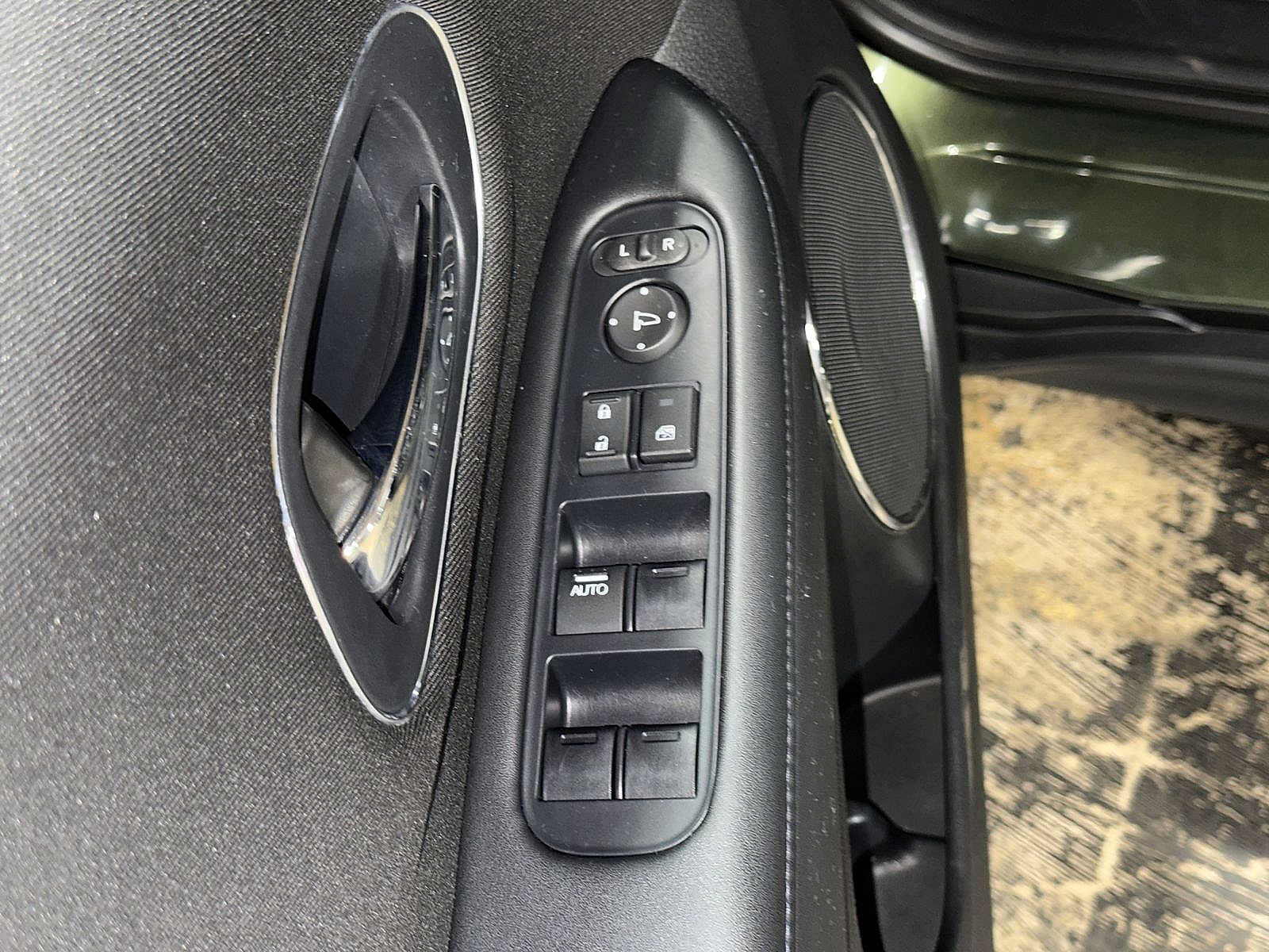 Used 2018 Honda HR-V EX image 21