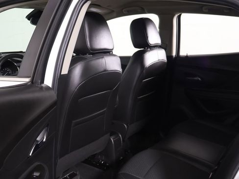 Used 2022 Buick Encore Preferred w/ Safety Package AWD/4WD image 23