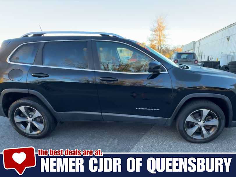Used 2019 Jeep Cherokee Limited AWD/4WD image 9