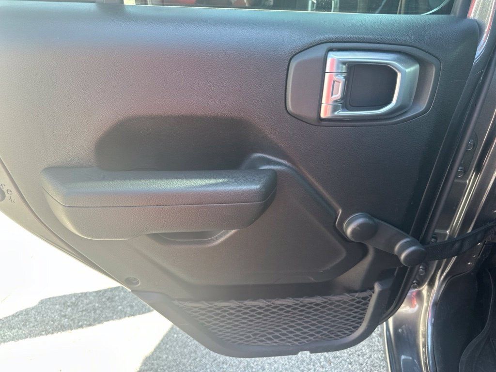 Used 2023 Jeep Gladiator Sport AWD/4WD image 23