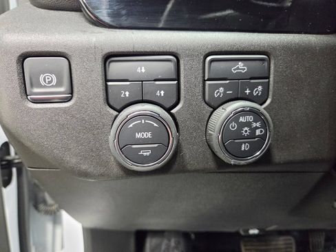Used 2025 Chevrolet Silverado 2500 LT w/ Convenience Package AWD/4WD image 29