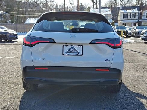 Certified 2023 Honda HR-V LX image 5