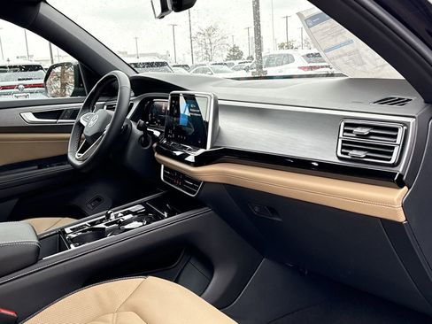 New 2026 Volkswagen Atlas Cross Sport SE image 21