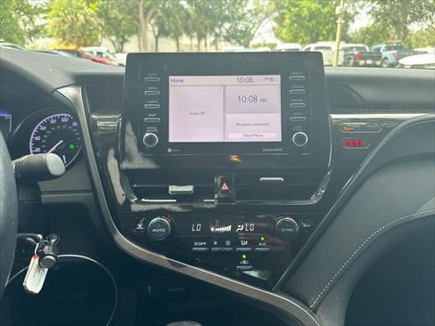 Used 2022 Toyota Camry SE FWD image 29