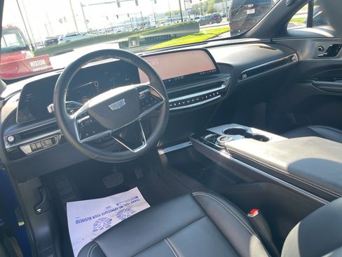 Used 2024 Cadillac Lyriq Tech AWD/4WD image 29